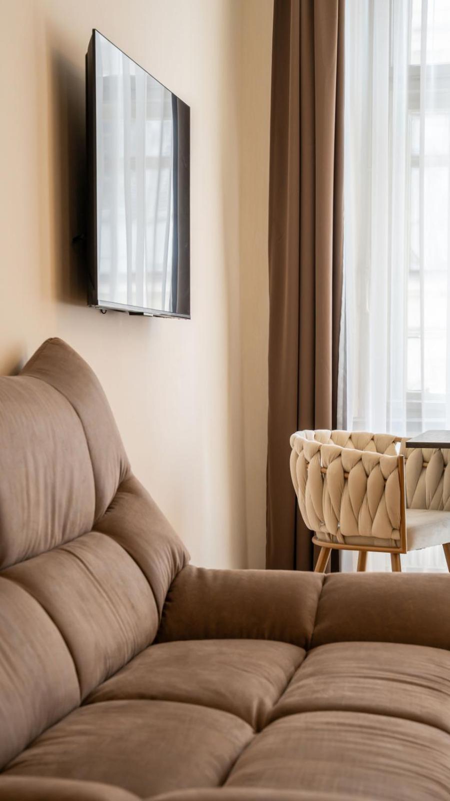 Aparthotel Lavilo Main Square Graz Ngoại thất bức ảnh