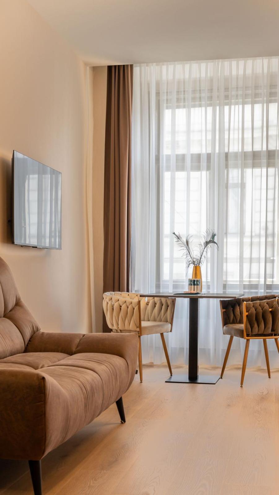 Aparthotel Lavilo Main Square Graz Ngoại thất bức ảnh
